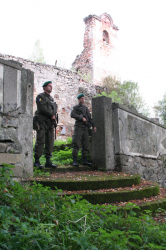 Ehrenwache des Bataillons vor der Kirche Oberndorf - Foto: JGB NÖ-KOPAL
