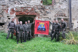 Bataillonsstab vor der Kirche Oberndorf - Foto: JGB NÖ-KOPAL