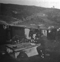 „Diner“ in INNICHEN am Bahnhof am 8. November 1918 - von Links: Lt. ERTL, Olt SCHÖNAUER, Hptm FRITZ, Lt SILBERMANN, ROST Alfred, Die Kopaljäger im 1. Weltkrieg